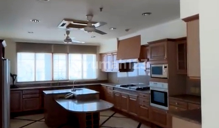 Jual 8 Bedrooms Apartemen Oasis Tipe Penthouse 2 Lantai