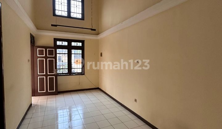 Rumah Di Sektor 8 Di Sewakan 2 Th Kosongan