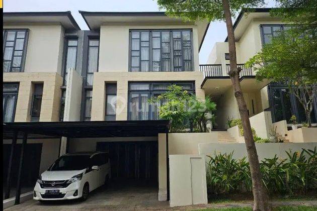 Rumah Bagus Ada Private Pool di Navapark Bsd, Tangerang Selatan 1