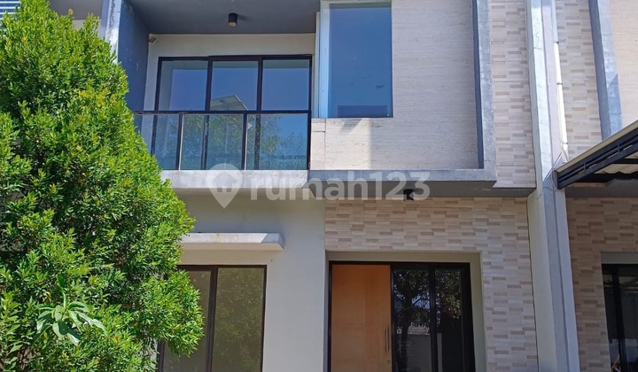 KPR eligible, 2 Floors, SHM Certificate, Near KRL Access, Flood-Free. KPR eligible, 2 Floors, SHM Certificate, Near KRL Access, Flood-Free.