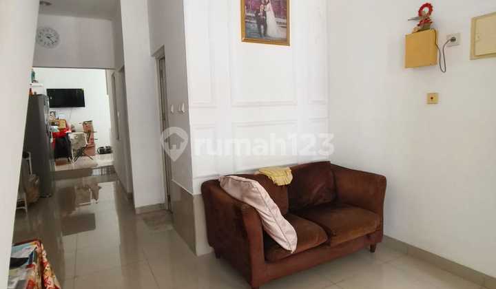 For Rent 2-Story House in Residence One, Prime Location in Front of Binus International School Serpong BSD For Rent 2-Story House in Residence One, Prime Location in Front of Binus International School Serpong BSD