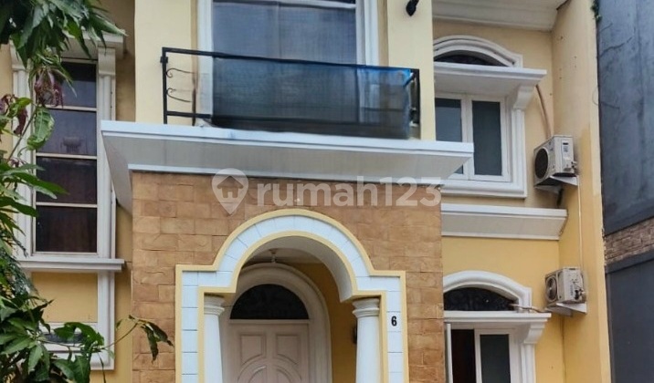 Disewakan Rumah Semifurnish !! Akses ke Summarecon Mall Serpong Hanya 7Menit, Rumah 2 Lantai Cluster Monaco Gading Serpong