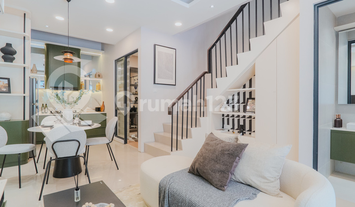 3-Story House Price 1 Billion, Best Location in BSD only 1km from AEON MALL BSD, Cluster Elaia Citragarden Serpong