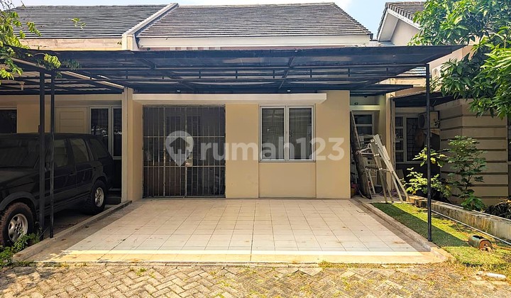 Sell Cheap Cluster Sevilla House in BSD City, Near Schools and Rawa Buntu Train Station