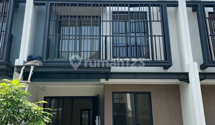 Langsung Huni Rumah Atticroom Gading Serpong, Cluster Leonora Dekat Summarecon Mall Serpong 2