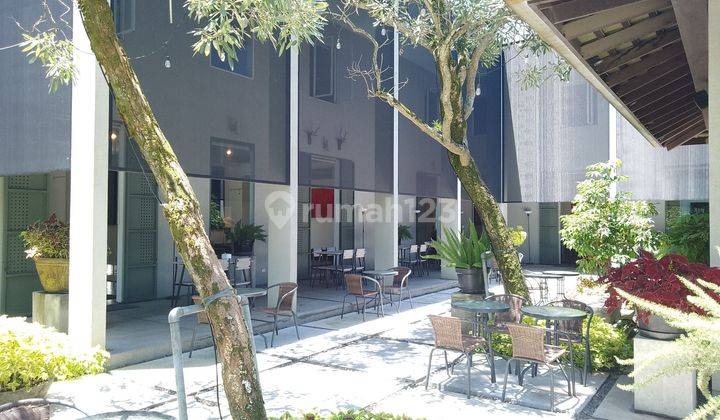 Rumah Mewah + Cafe Artistic yang sudah siap beroperasi di Sayap Setiabudi 2