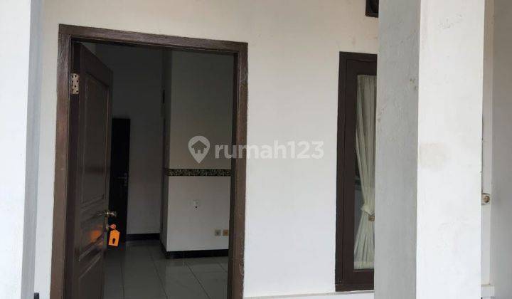 Disewakan Rumah Asri dalam komplek yang nyaman dgn Harga Ekonomis  1