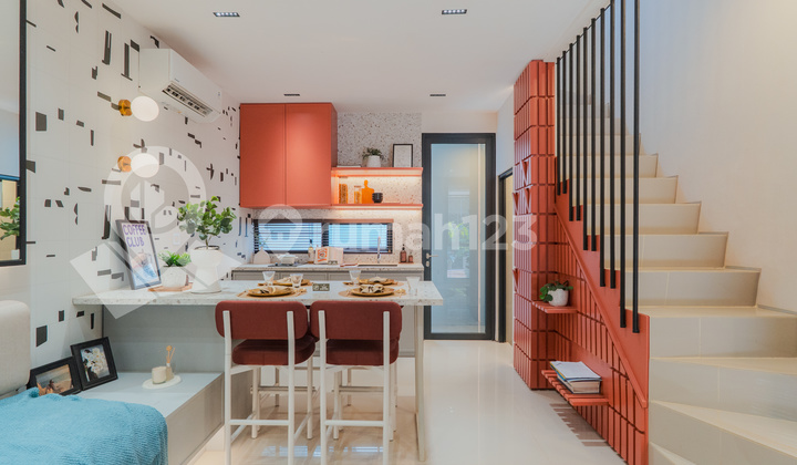 3-Storey House 0% VAT & 0% Mortgage, 1 Minute to the Train Station 3-Storey House 0% VAT & 0% Mortgage, 1 Minute to the Train Station