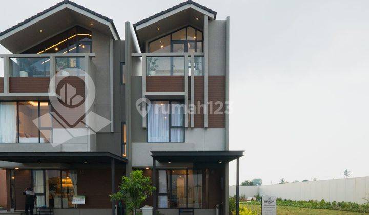 Rumah Mewah 3 Lantai Dengan Konsep Premium Attick  1