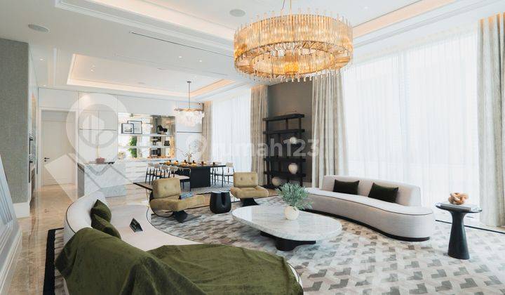 Rumah Super Mewah dengan Kolam Renang, dan Lift di Pusat Alam Sutera 