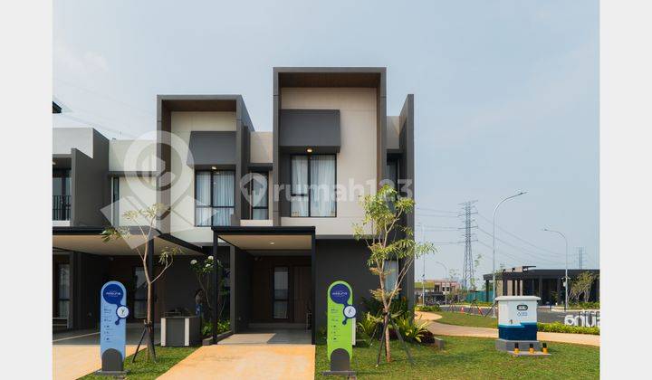 Rumah Modern Minimalis 2 Lantai Di Pusat Kota  1