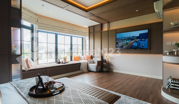 Desain Mewah Dan Elegan, Dilengkapi Dengan Bay Window, Rumah di Louis Serpong 2