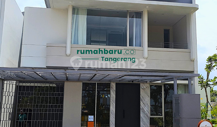 Perumahan Strategis Mewah Dengan View Danau 2Lantai 