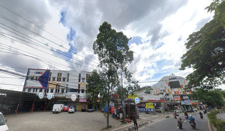 3-Story Ex-Bank Shop House, Spacious Parking Jl Raya Merdeka Cimone Tangerang 1