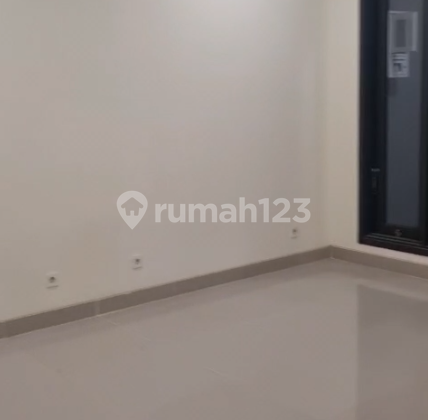 Ready-to-Occupy 3 Bedroom House in Baroni Cluster, Gading Serpong 2