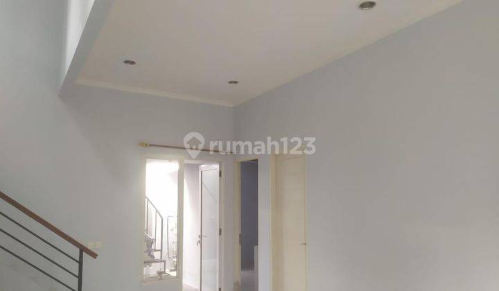 Jarang Ada! Rumah 4KT Ada Garasi di Topaz PHG Gading Serpong 2