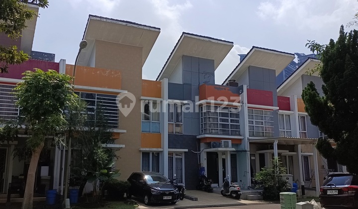 Who Inhabits the Hoek House Milano 3 BR Cluster, Gading Serpong Who Inhabits the Hoek House Milano 3 BR Cluster, Gading Serpong