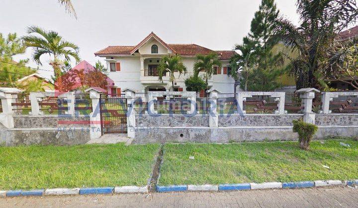 Rumah Mewah di Araya, Strategis, Jalan Utama, Cocok Untuk Kantor 1