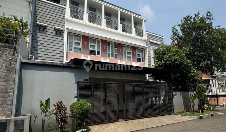 For Sale - Turun Harga Pondok Indah, Siap Huni Rumah 3 Lantai, Berada Di Hook 2