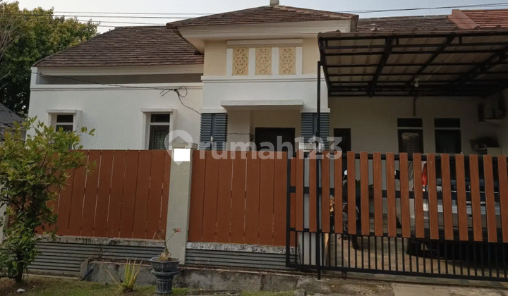 Rumah Hoek Luas Di Harapan Indah Bekasi