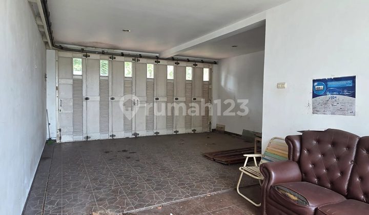 Spacious and Lush House in Kemang Pratama Regency Bekasi 2