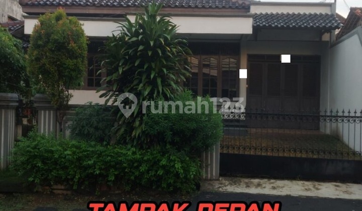 Spacious Ready-to-Occupy House on Main Roadside in Jagakarsa, South Jakarta