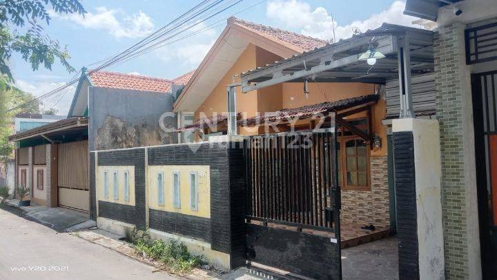 Rumah Nyaman Dan Strategis Di Kota Tegal  1