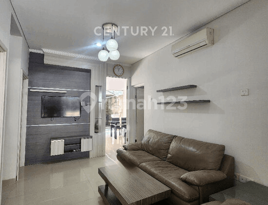 Ready-to-Occupy 2-Story House in a Comfortable Environment Ready-to-Occupy 2-Story House in a Comfortable Environment