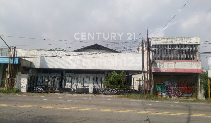 Shop House with Main Road Frontage Suitable for Business Shop House with Main Road Frontage Suitable for Business