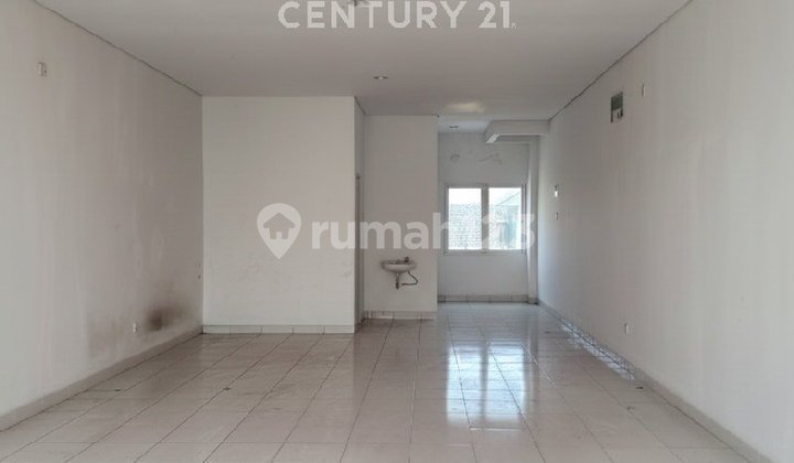 2-Storey Shop House Strategic Location Suitable for Business 2-Storey Shop House Strategic Location Suitable for Business