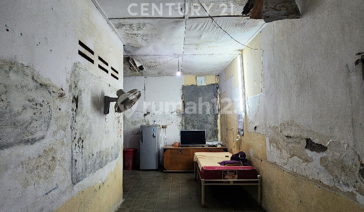 Shop House Suitable for Business Strategic Location 2