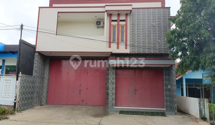 Strategic Location Shop House in a Densely Populated Area of Cilacap 1