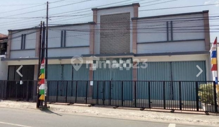 Spacious and Strategic Shop House Near Public Facilities in Tegal City