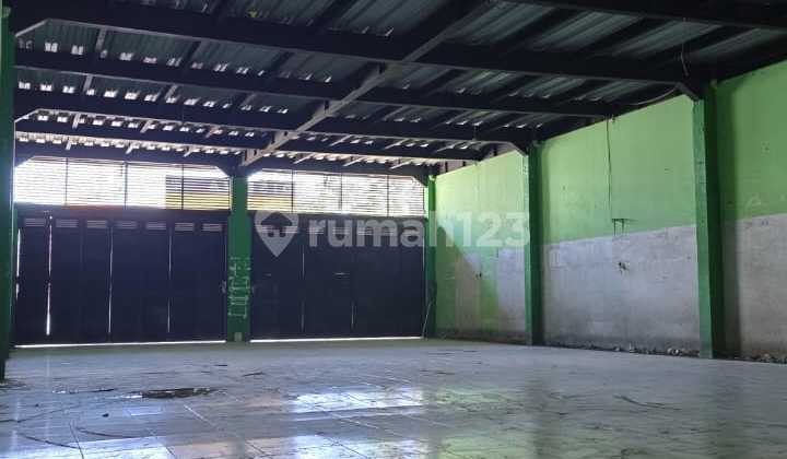 Strategically Located Shop House in the Center of Tegal City