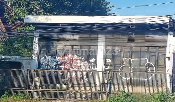 Strategically Located Shop House in the Center of Tegal City