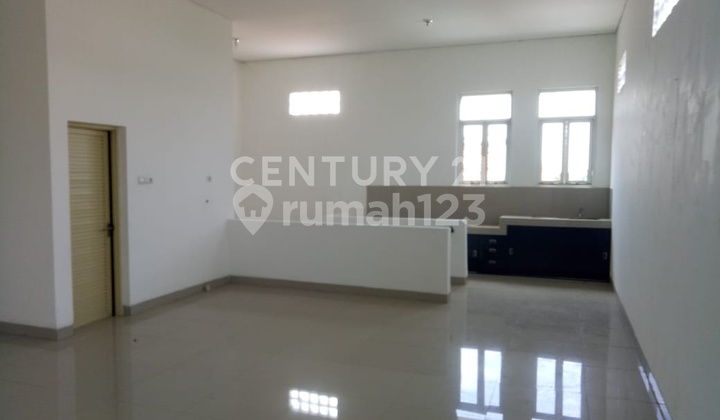 Ready-to-Use Strategic Ruko in a Dense Population Area 2