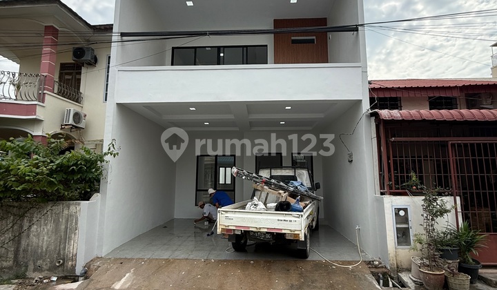 Dijual Cepat Rumah Dekat Mall di Lucky Estate Nagoya