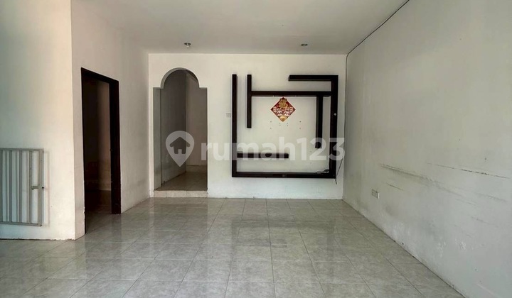 Quick Sale: Ready-to-Occupy Citra Indah House in Batam 2