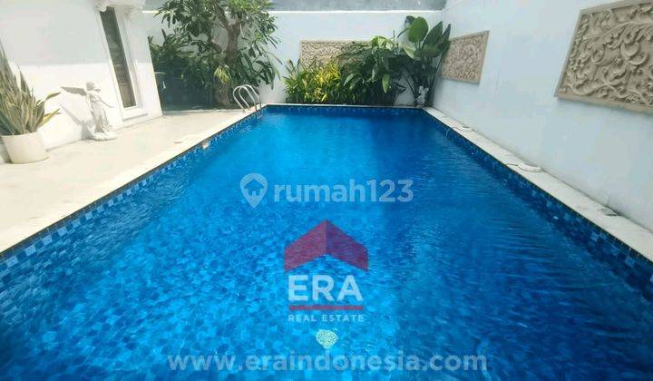 Rumah Mewah Dengan Kolam Renang Dan Dekat Mall di Cikarang Bekasi 2