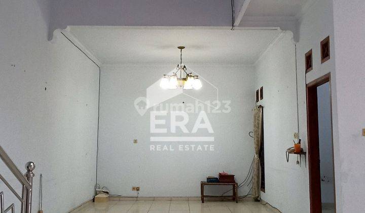 Rumah Hoek Cantik Lokasi Strategis, Siap Huni, Jual Cepat 1