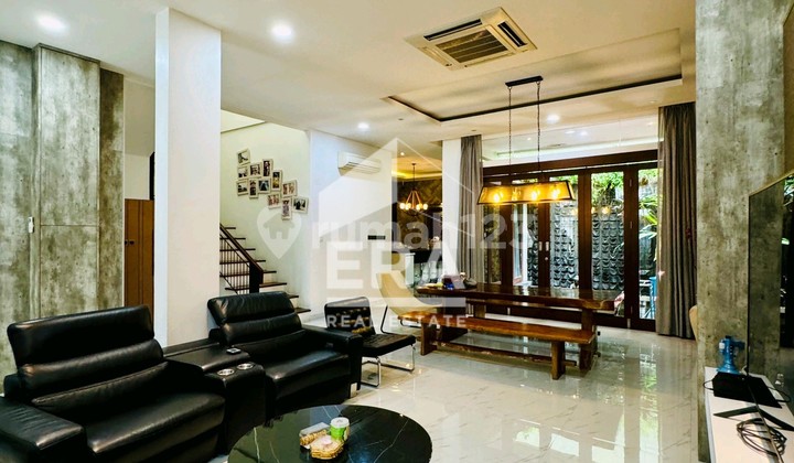 Artistic Luxury House in Strategic Kelapa Gading Near Mall, MRT 2