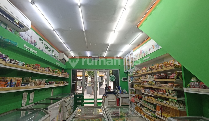 Strategic Shop House Busy on the Roadside with Free Parking, Flood-Free 2