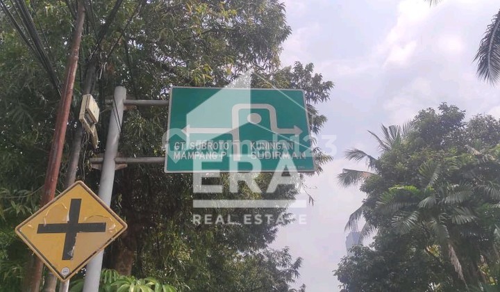 Rumah Artistik Superb Strategis Komplek Premium Area Kedutaan 2