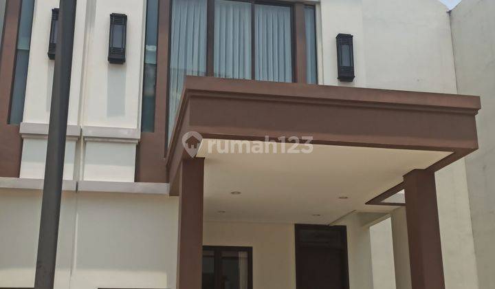 Rumah Modern Full Furnished 3 Lantai Ala Jepang 1