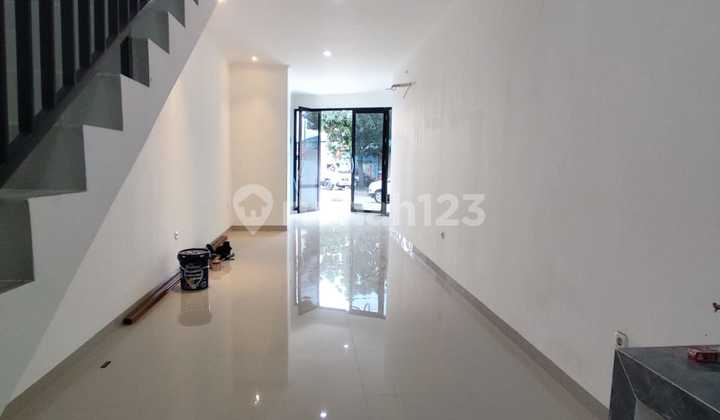 Ruko Mewah Strategis di Cempaka Putih Jakarta Pusat