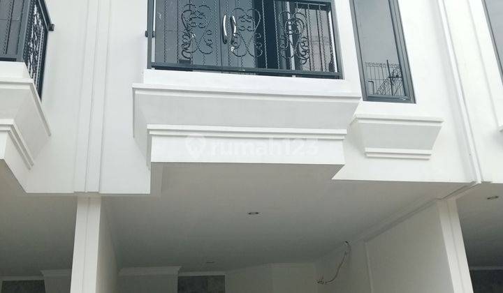 Rumah Mewah Dekat Toll Jatinegara Jakarta Timur 2