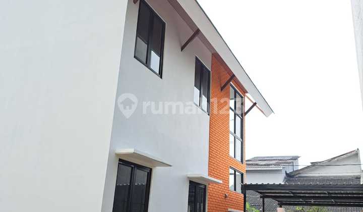 Two-Story House For Rent, Can Be Used as Office in Bintaro Jaya Sector 3 Two-Story House For Rent, Can Be Used as Office in Bintaro Jaya Sector 3