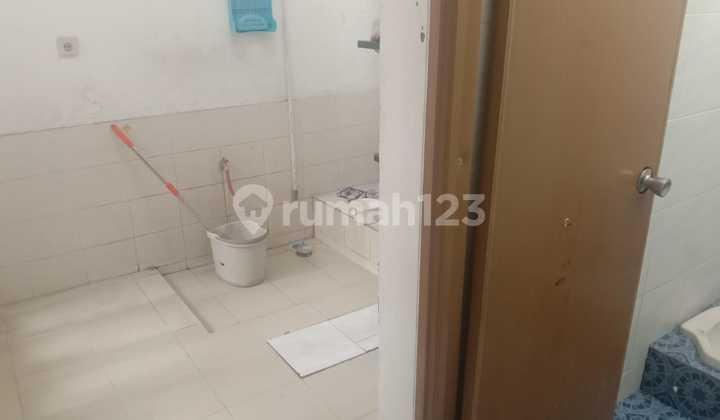 For Rent Semi-Furnished Well-Maintained and Ready-to-Occupy House in Villa Melati Mas 2