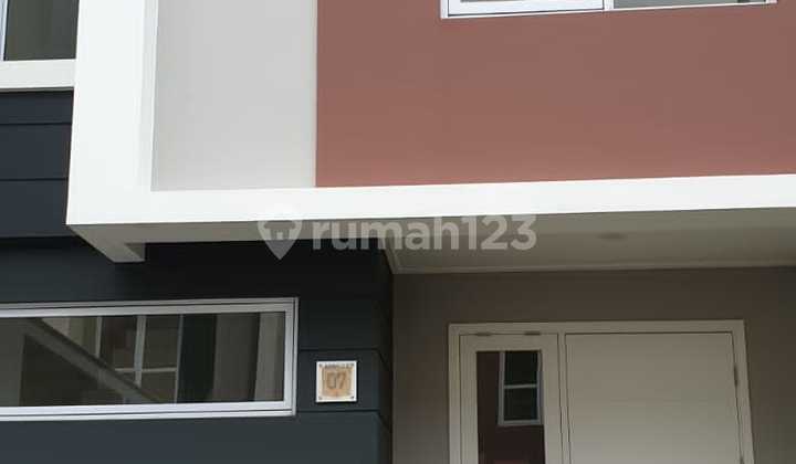 Disewakan Rumah Semi Furnished di Cluster Agnesi Gading Serpong