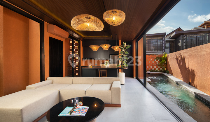 VILLA MODERN 3 LANTAI DENGAN KOLAM RENANG PRIBADI UNTUK DIJUAL LEASEHOLD DI LOKASI STRATEGIS CANGGU – SVLC032